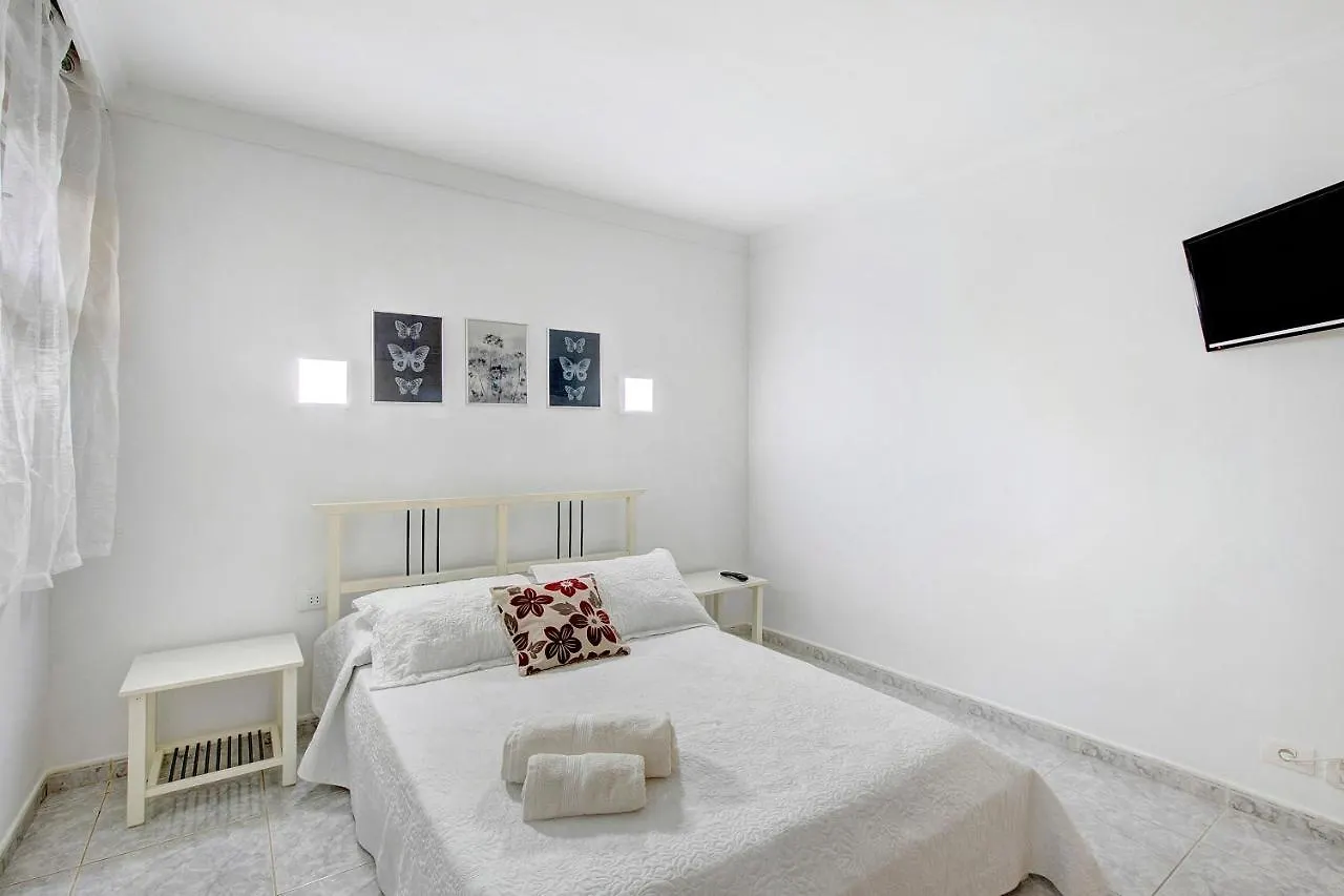Apartamento Mertxe Arona  Spain